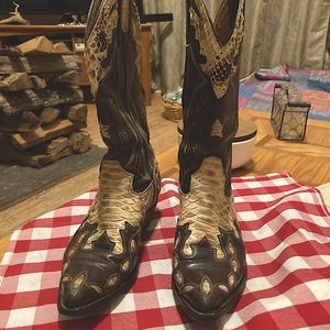 Fabulous snip toe cowboy boots  Genuine snake skin and brown leather